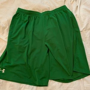 Green Under Armour Loose athletic shorts XL